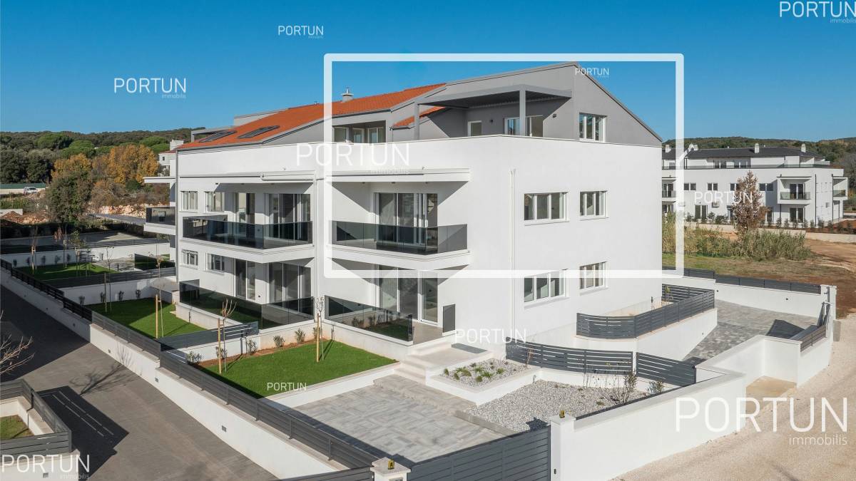 Stunning view to the sea, large terrace, definitely the right apartment in Rovinj - 10621 001