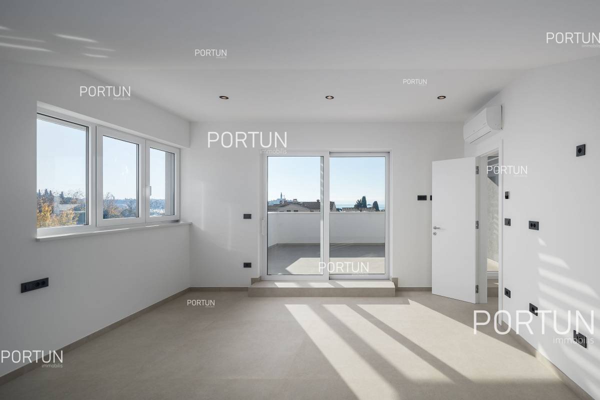 Stunning view to the sea, large terrace, definitely the right apartment in Rovinj - 10621 005