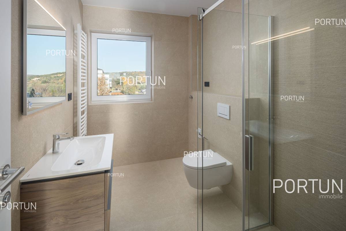 Stunning view to the sea, large terrace, definitely the right apartment in Rovinj - 10621 015