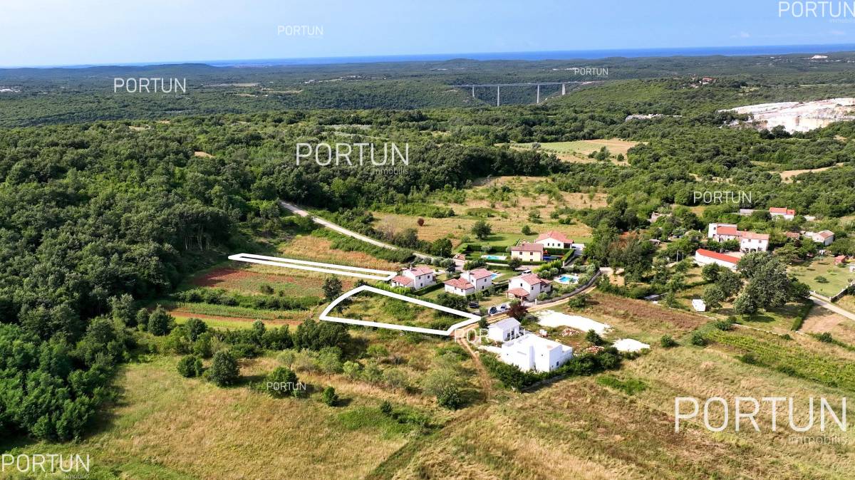 Land with seaview in the surrounding of Kanfanar, Istria - 40486 001