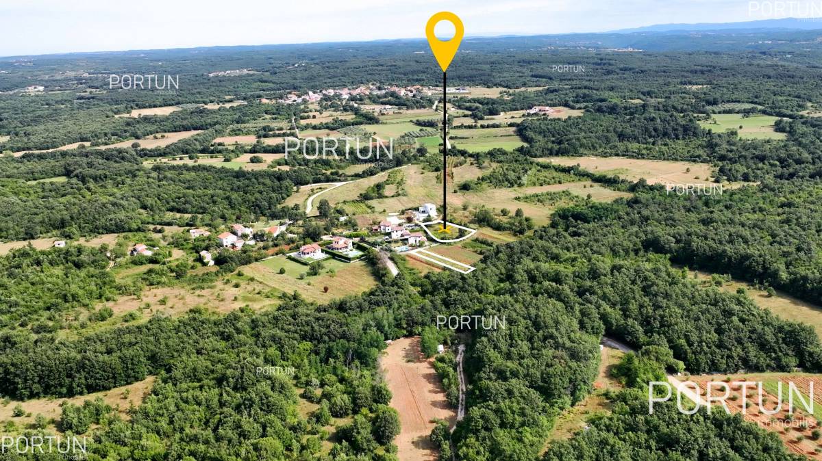 Land with seaview in the surrounding of Kanfanar, Istria - 40486 003