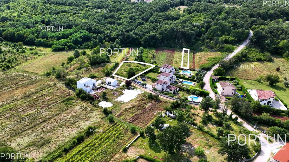 Land with seaview in the surrounding of Kanfanar, Istria - 40486 004