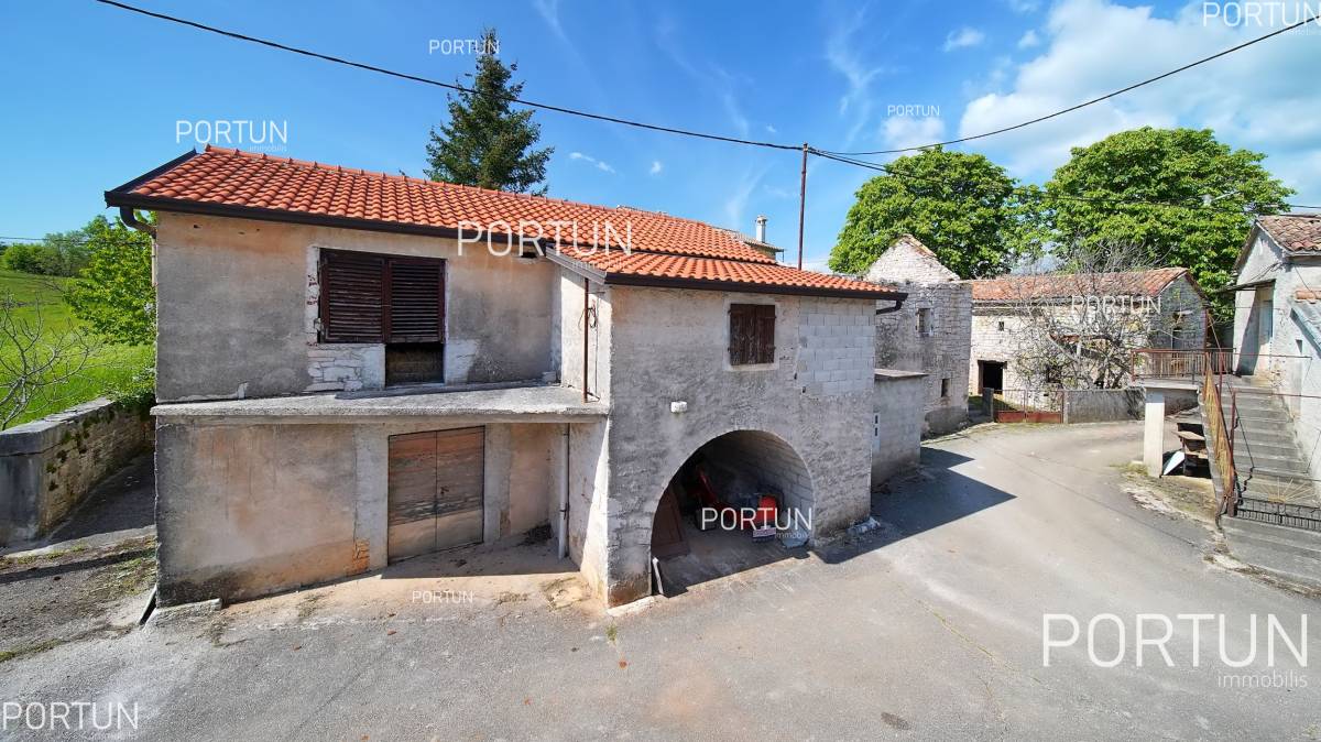 Stone house For Sale Near Tinjan 863 04