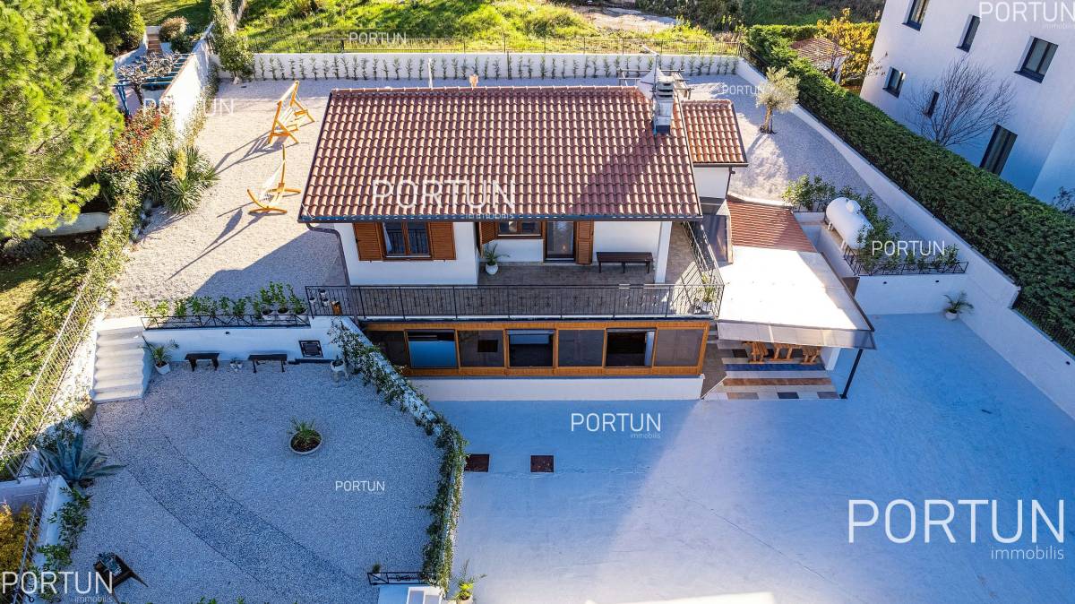 House with 2 apartments in Istria close to the Slovenian border - 20880 002x