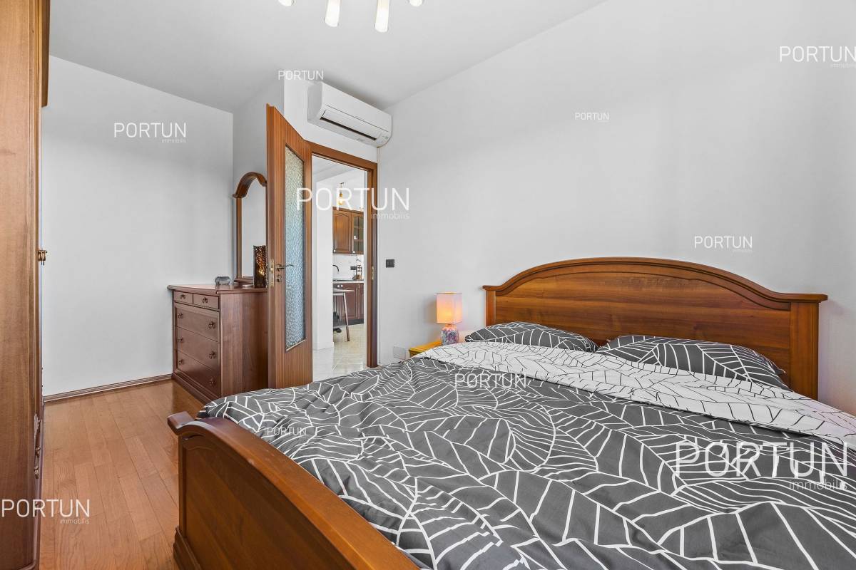 House with 2 apartments in Istria close to the Slovenian border - 20880 021x
