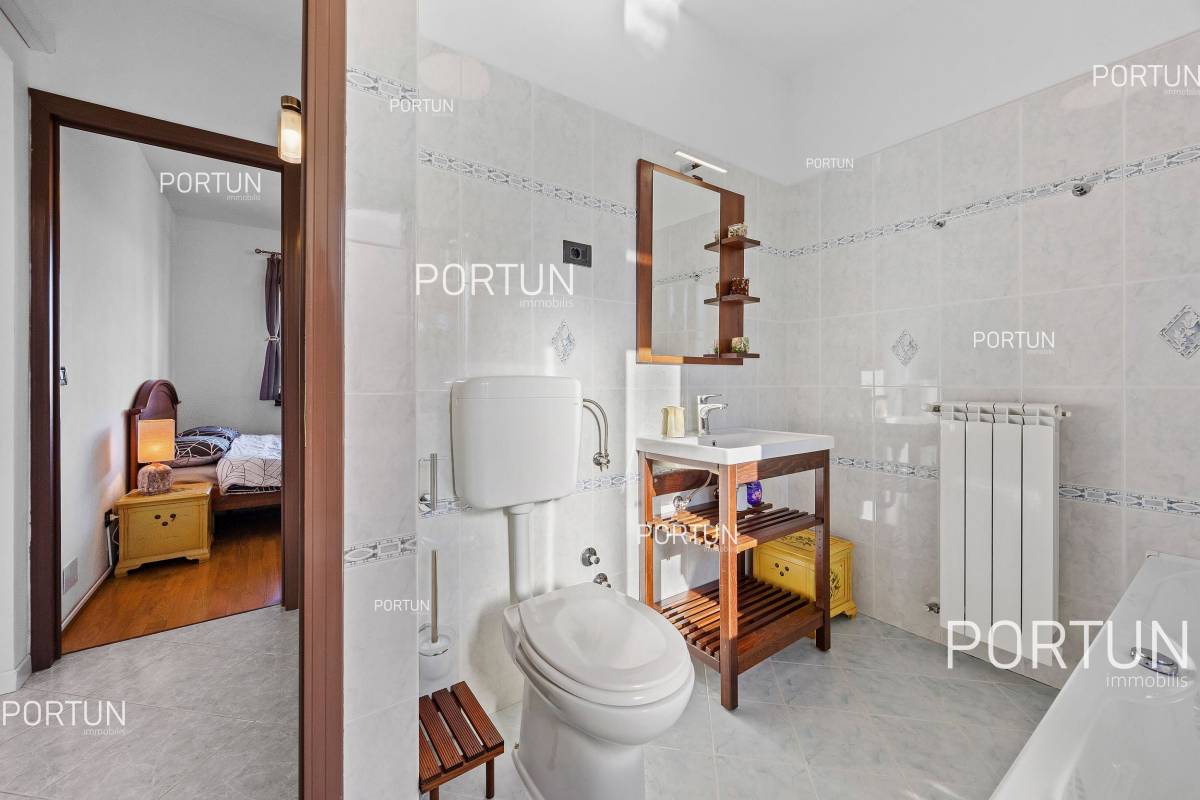 House with 2 apartments in Istria close to the Slovenian border - 20880 022x