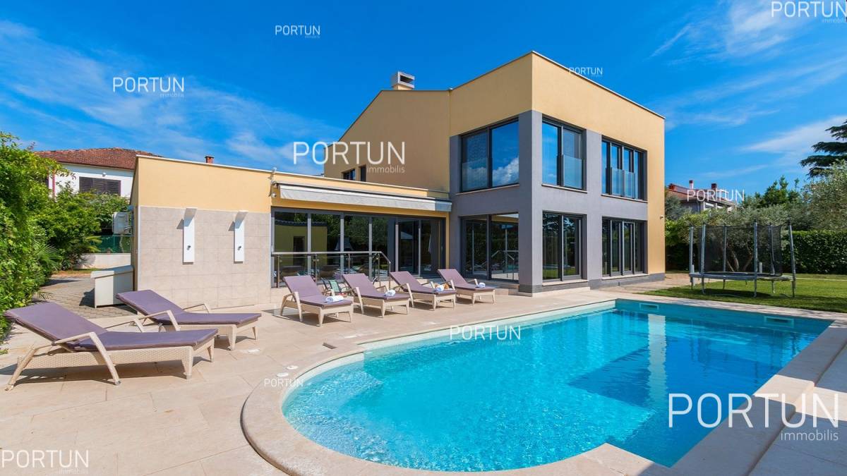 Modern villa with swimming pool close to the beach in Istria  05
