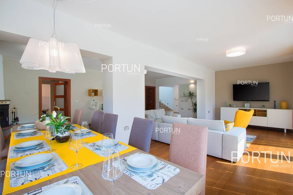 Modern villa with swimming pool close to the beach in Istria  13