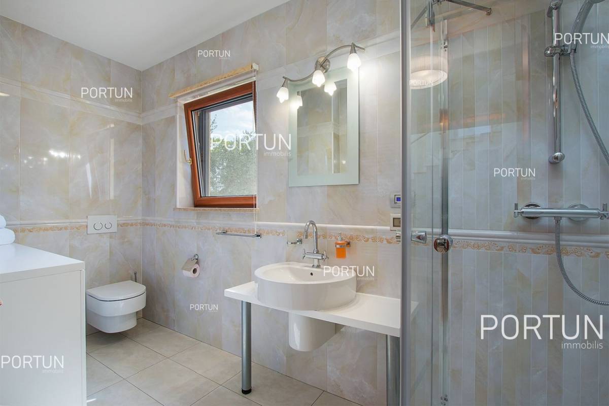 Modern villa with swimming pool close to the beach in Istria  24