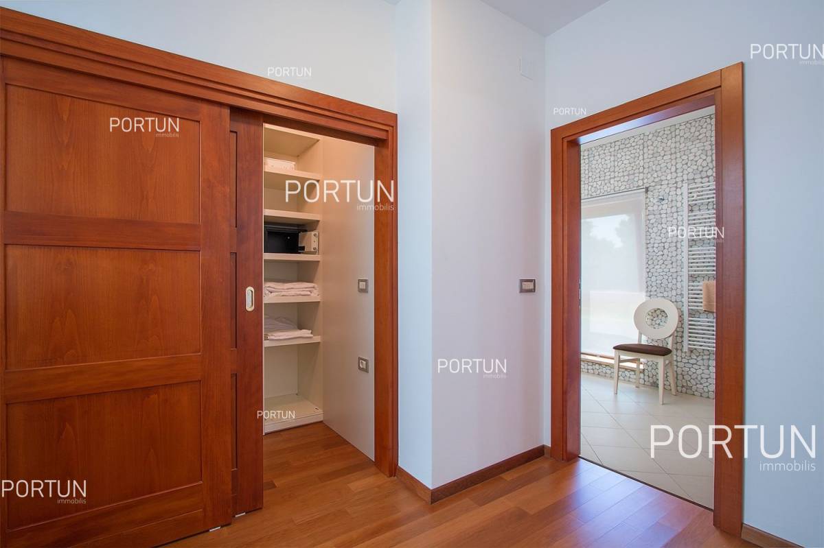 Modern villa with swimming pool close to the beach in Istria  30