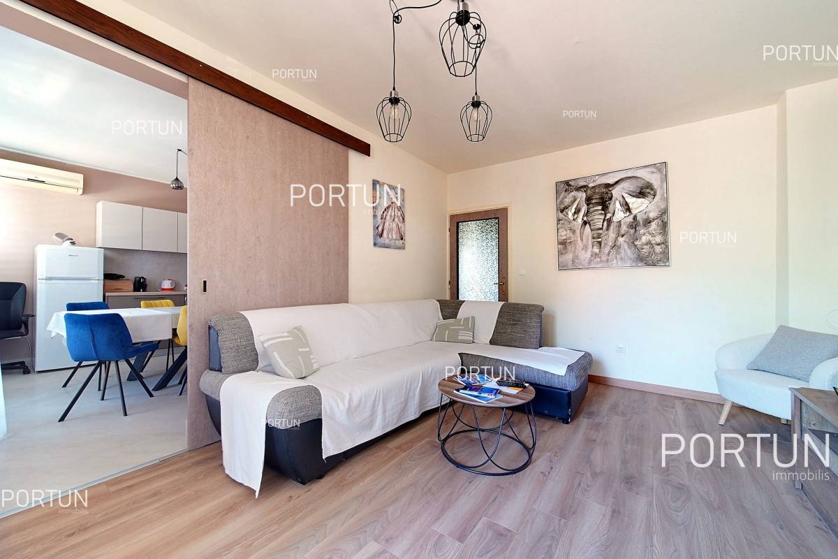 Renovated apartment within walking distance to the center of Rovinj - 10699 002