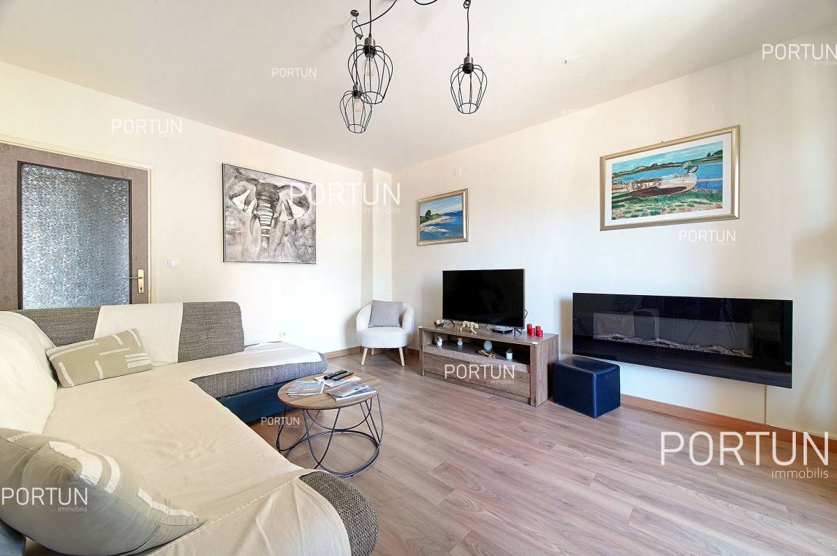 Renovated apartment within walking distance to the center of Rovinj - 10699 003