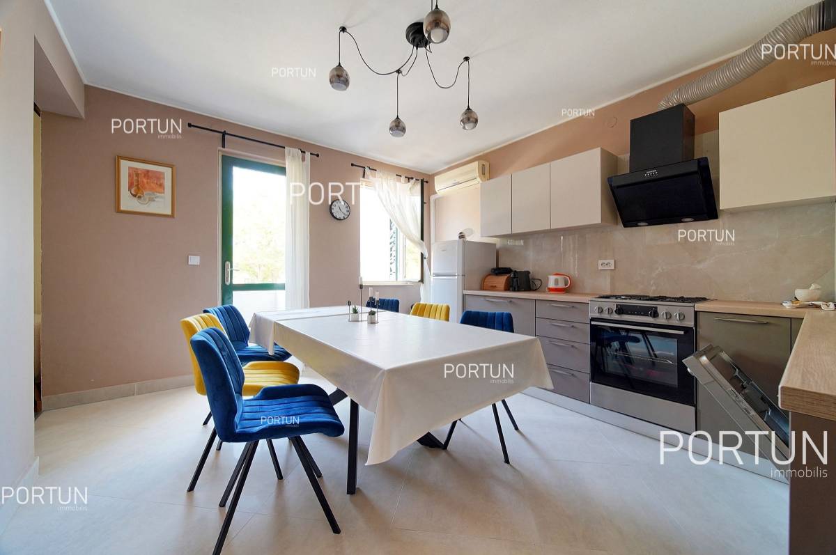 Renovated apartment within walking distance to the center of Rovinj - 10699 007