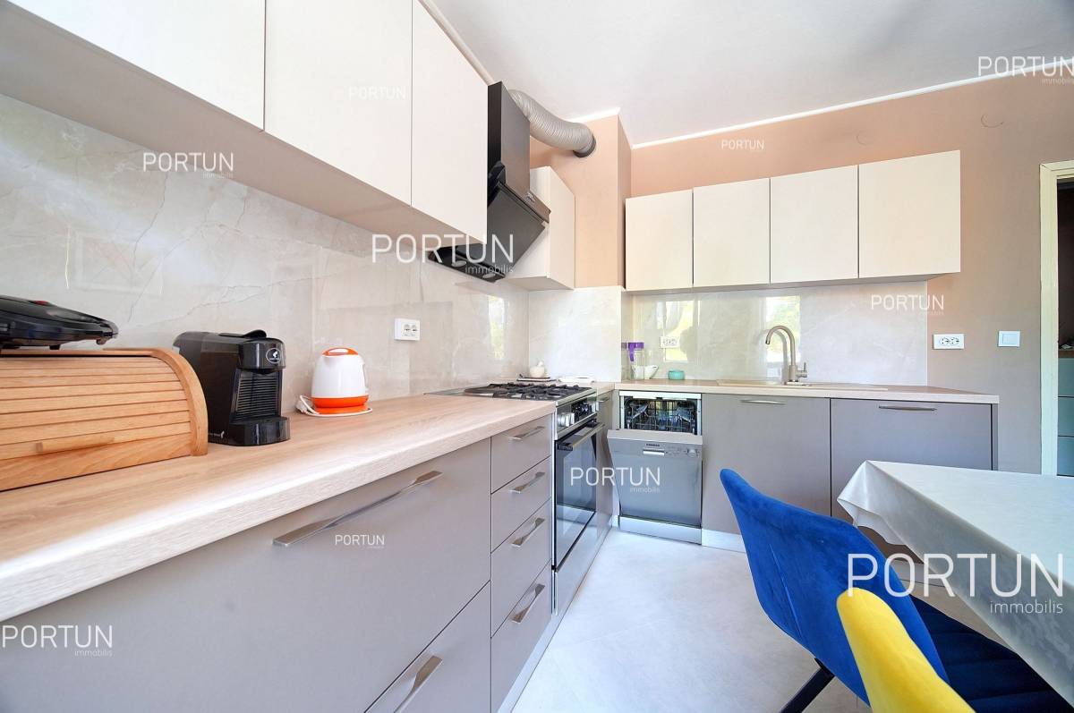 Renovated apartment within walking distance to the center of Rovinj - 10699 008