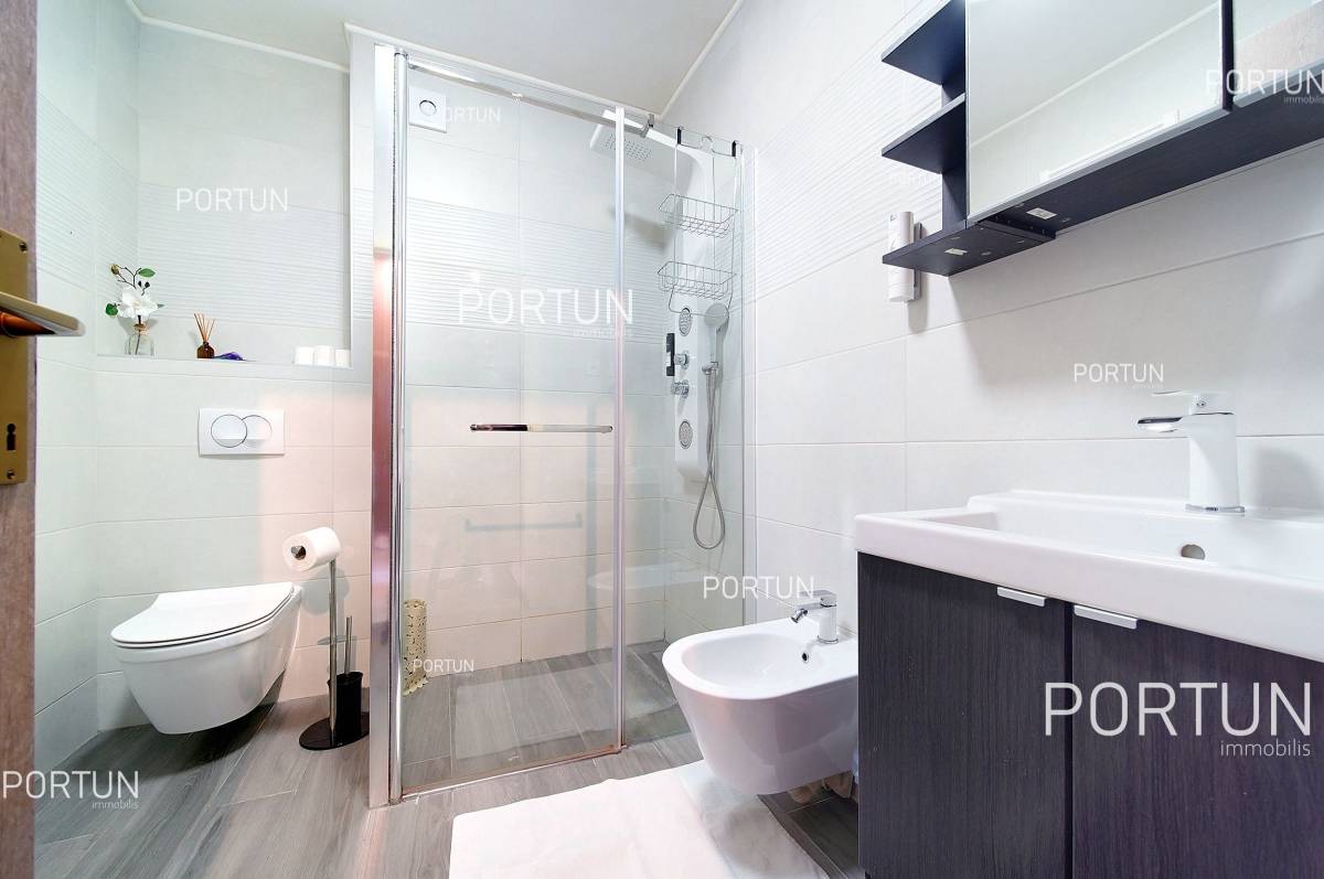 Renovated apartment within walking distance to the center of Rovinj - 10699 018