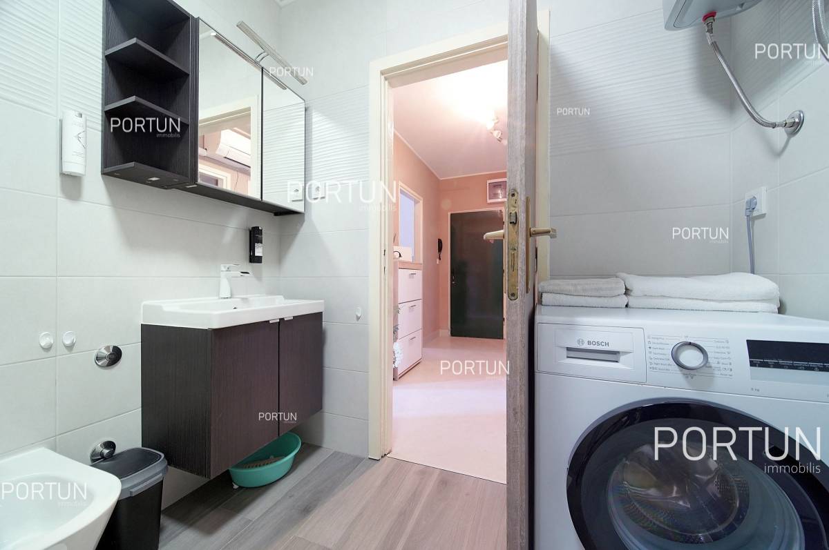 Renovated apartment within walking distance to the center of Rovinj - 10699 019
