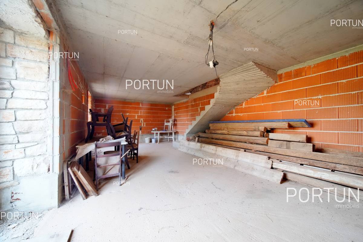 Stone house for renovation not far from Vodnjan, Istria 20863 10