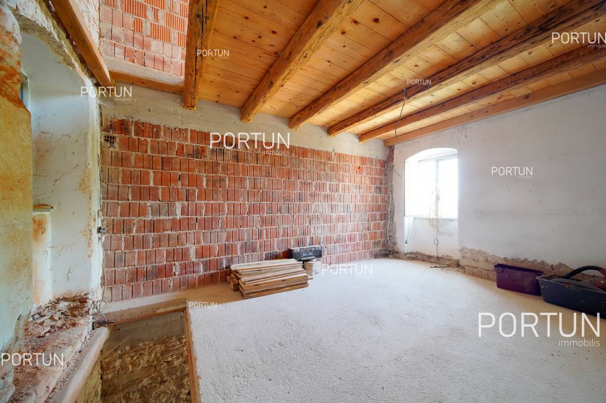 Stone house for renovation not far from Vodnjan, Istria 20863 13