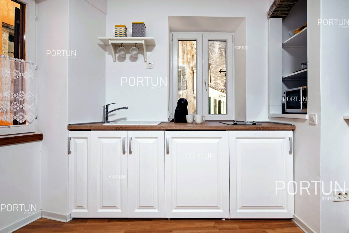 Charming one bedroom apartment in the heart of Rovinj - 10693 007