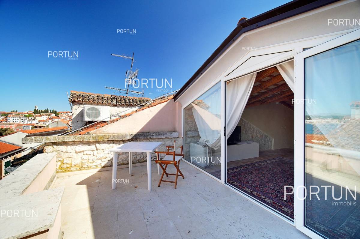 Renovated stone house in the second row from the sea in Rovinj 07