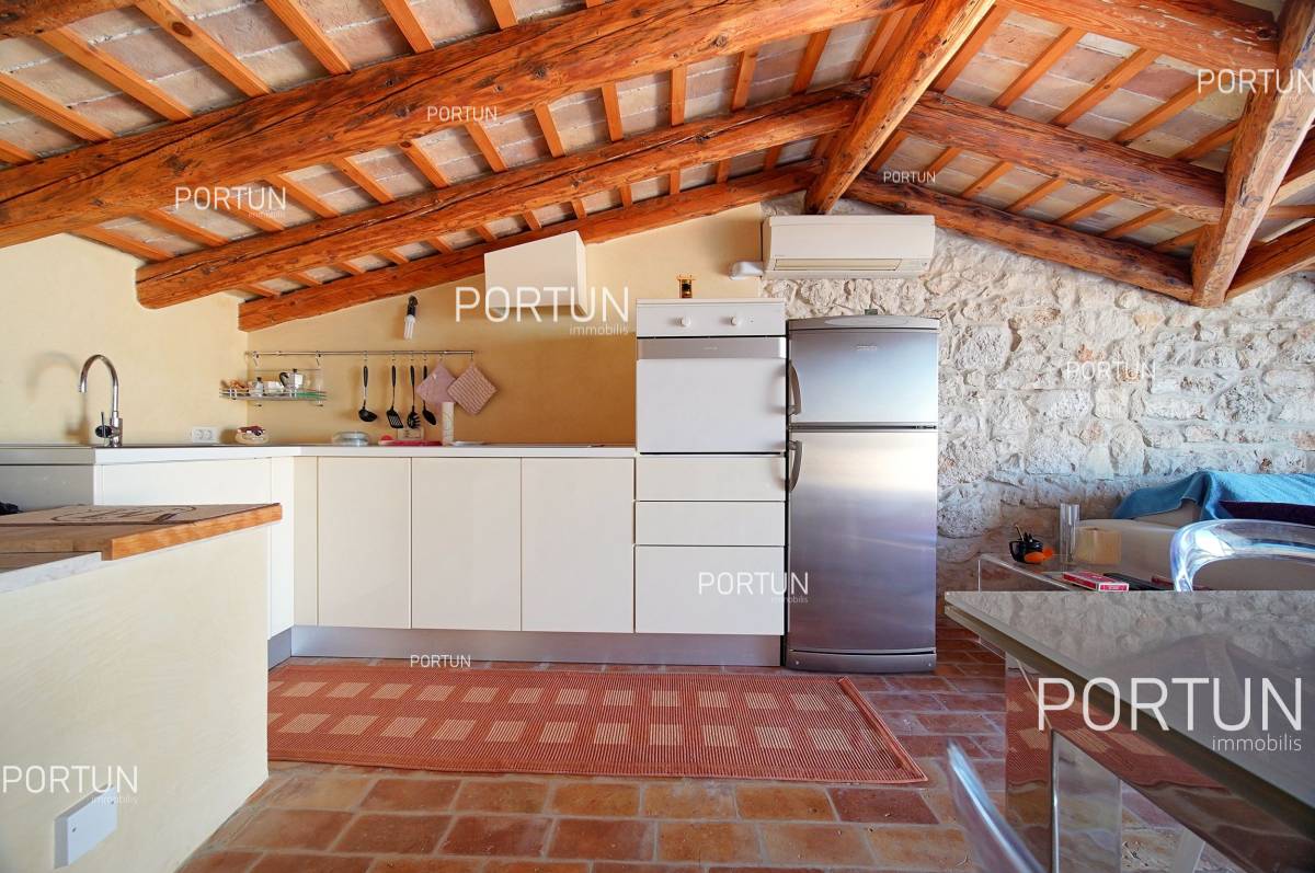 Renovated stone house in the second row from the sea in Rovinj 10