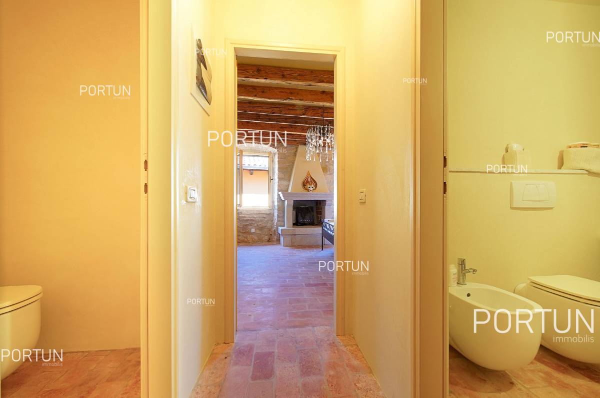 Renovated stone house in the second row from the sea in Rovinj 14