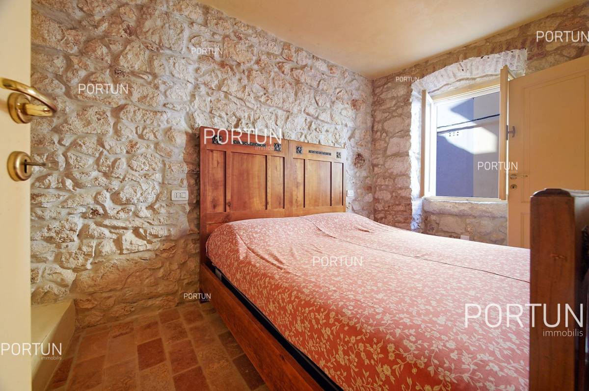 Renovated stone house in the second row from the sea in Rovinj 24
