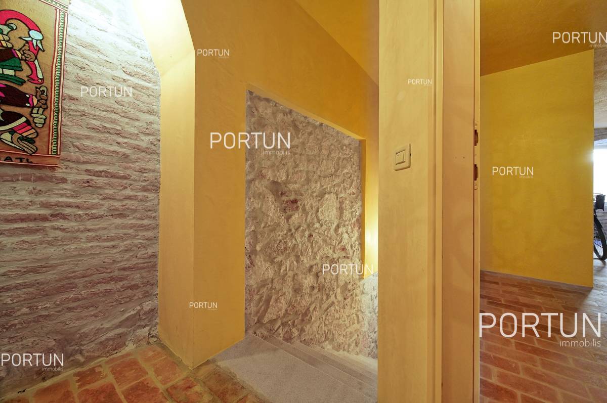 Renovated stone house in the second row from the sea in Rovinj 29