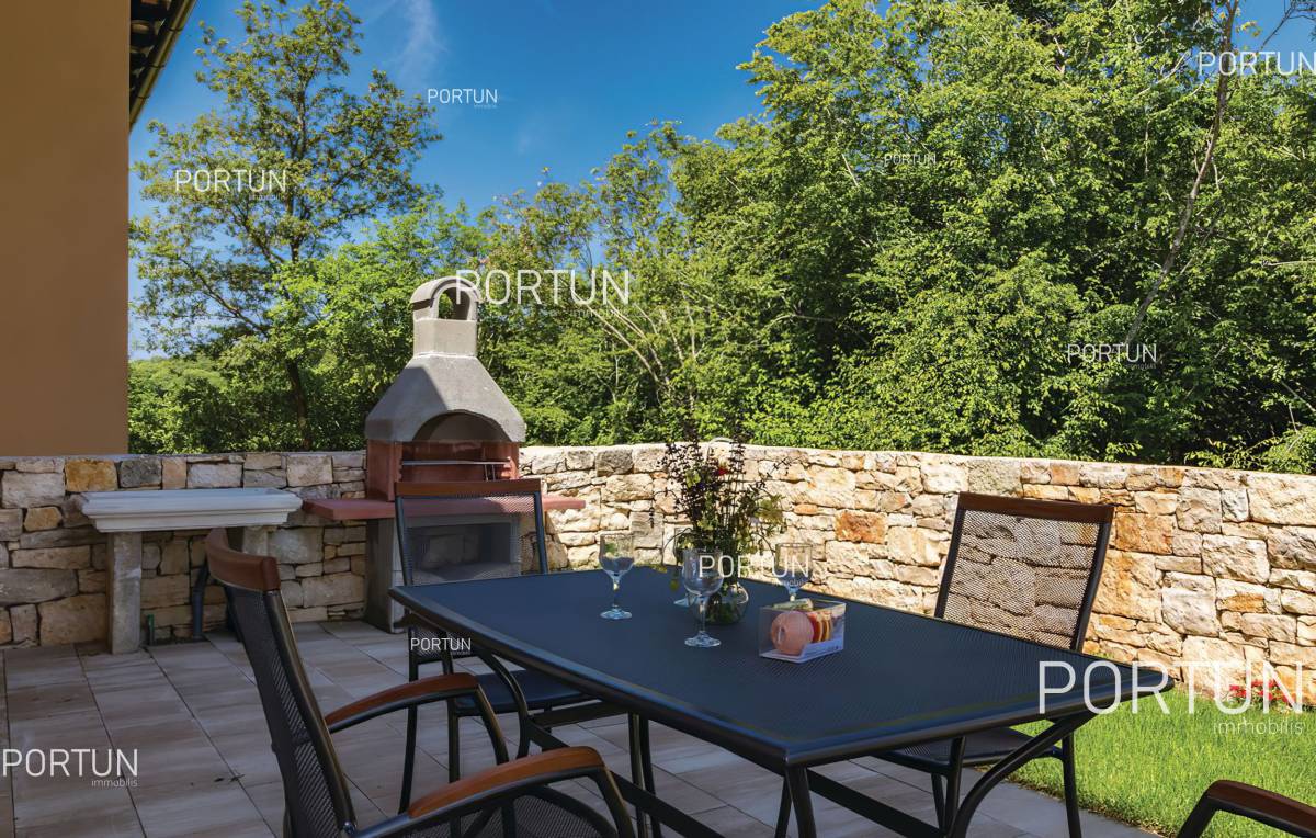 House with swimming pool in the surroundings of Rovinj 20857 006