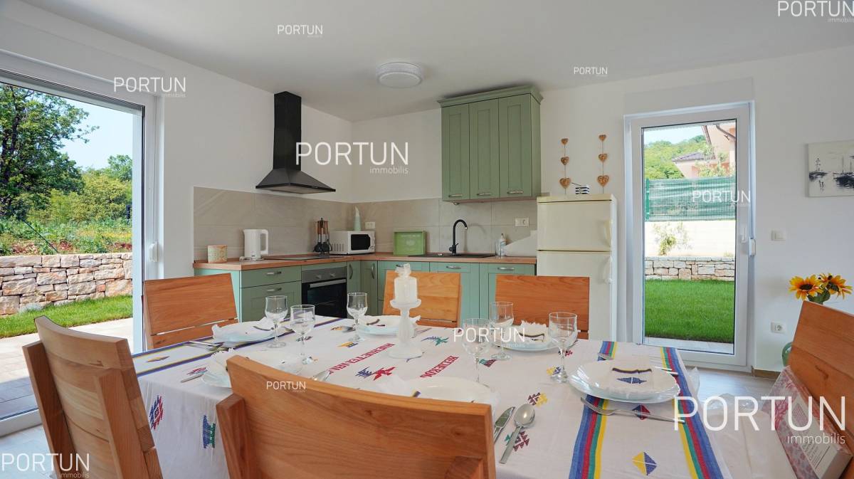 House with swimming pool in the surroundings of Rovinj 20857 008