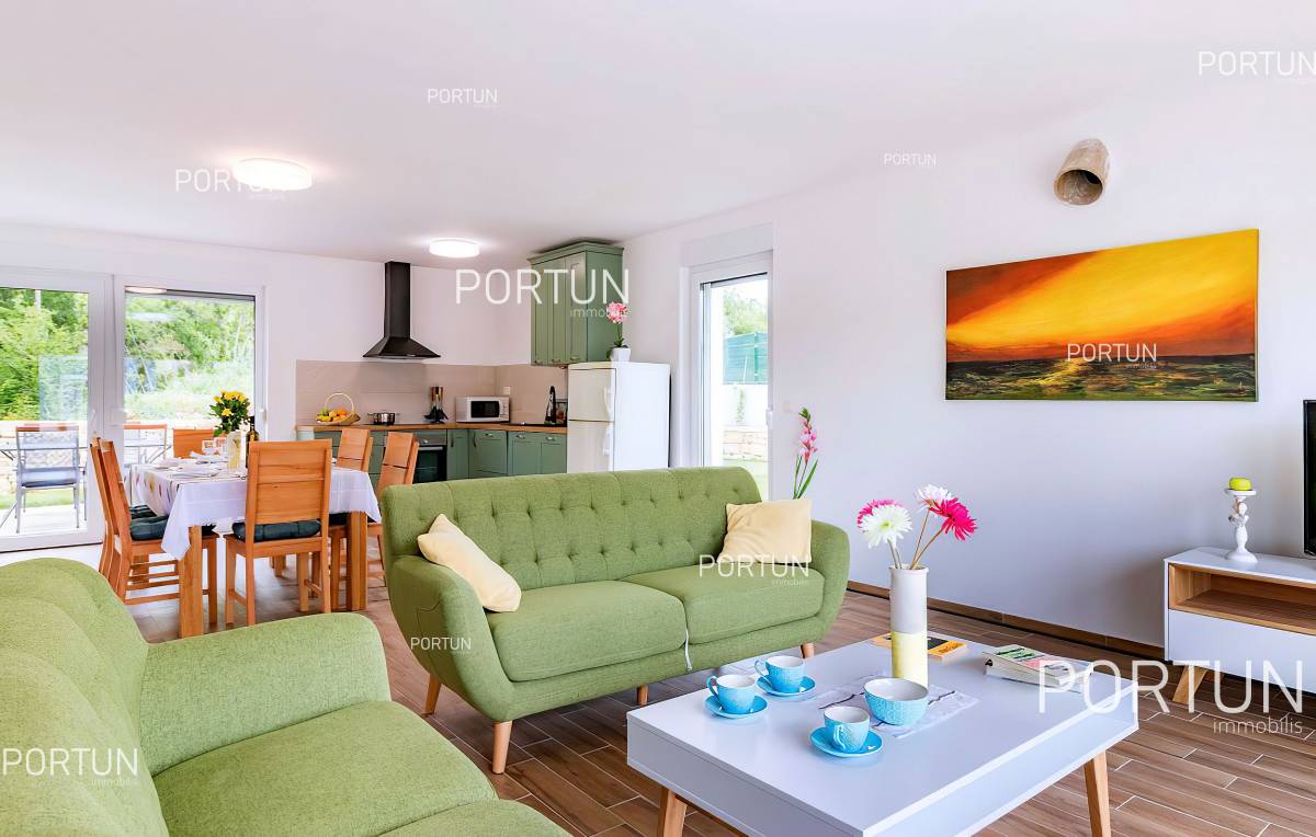 House with swimming pool in the surroundings of Rovinj 20857 009a