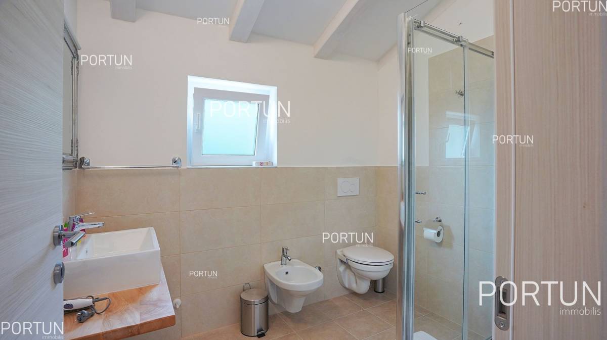 House with swimming pool in the surroundings of Rovinj 20857 013