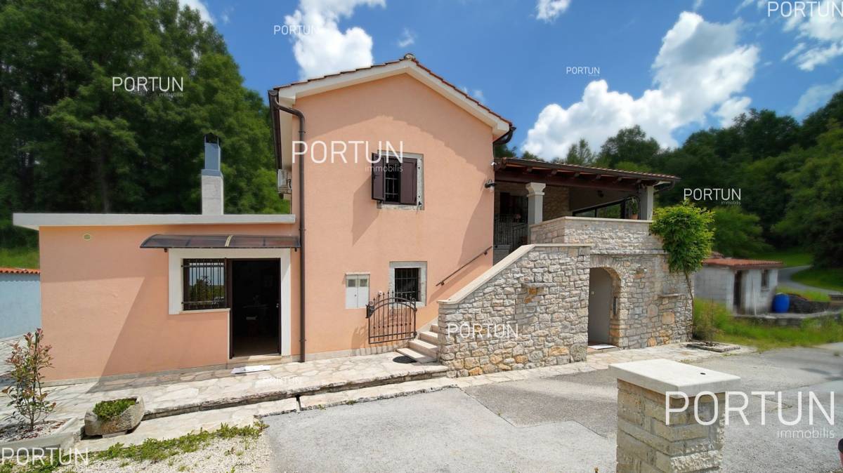 Charming stone house with two apartments in the central Istria 20856  001a