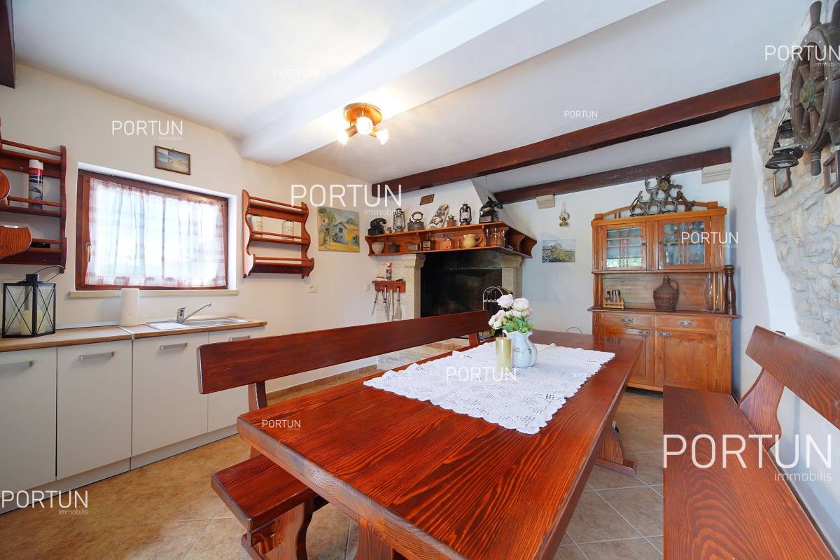 Charming stone house with two apartments in the central Istria 20856  003