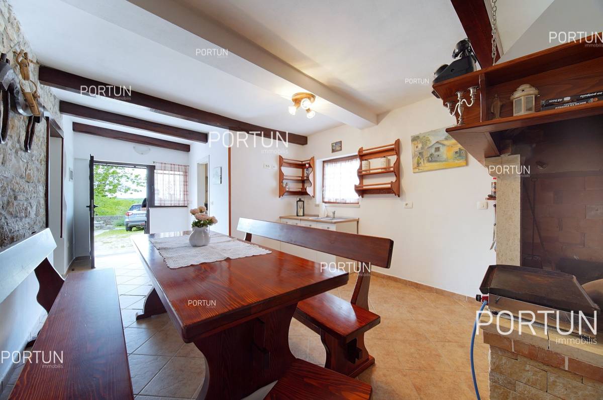Charming stone house with two apartments in the central Istria 20856  005
