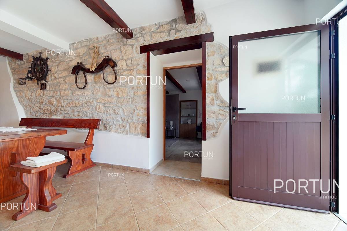 Charming stone house with two apartments in the central Istria 20856  006