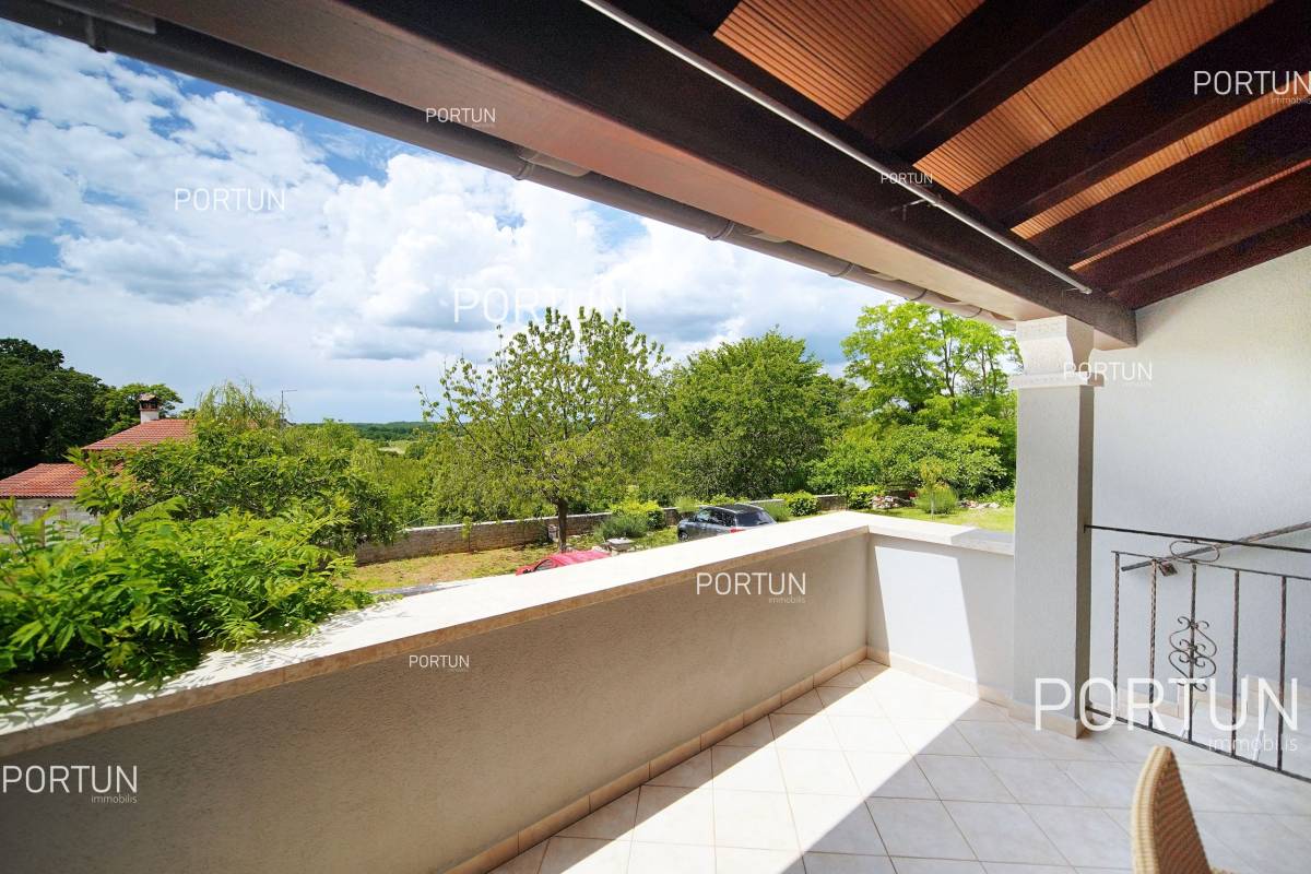 Charming stone house with two apartments in the central Istria 20856  011