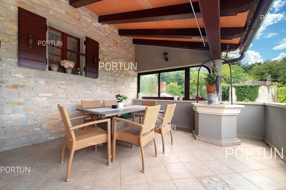 Charming stone house with two apartments in the central Istria 20856  013
