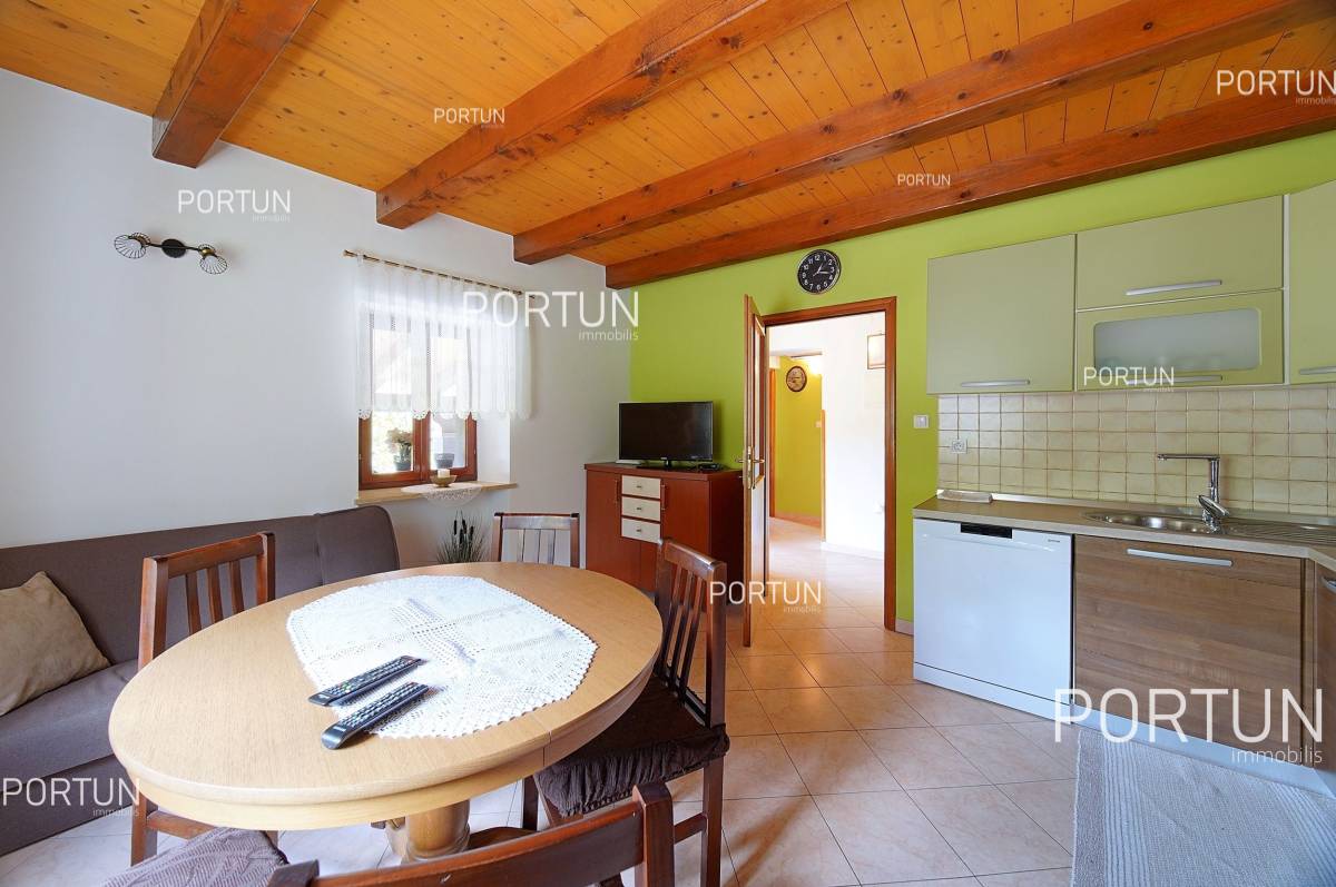 Charming stone house with two apartments in the central Istria 20856  022
