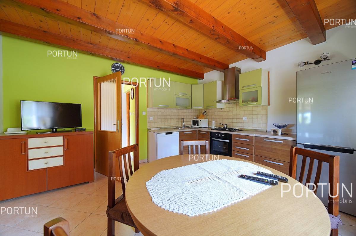 Charming stone house with two apartments in the central Istria 20856  023