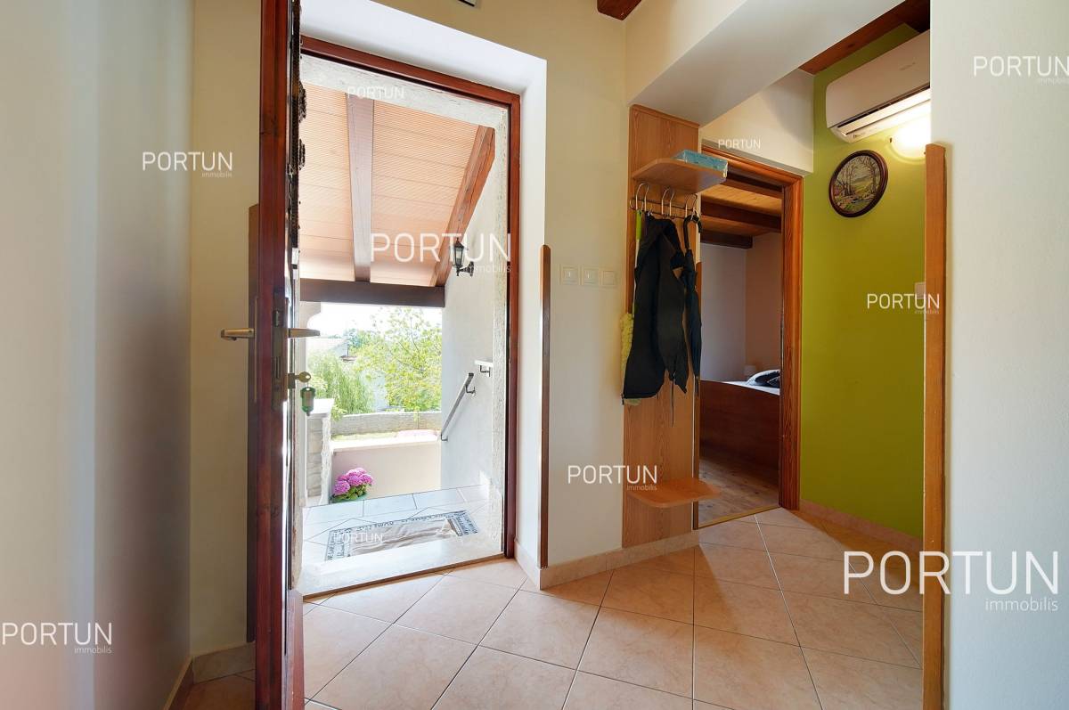 Charming stone house with two apartments in the central Istria 20856  025