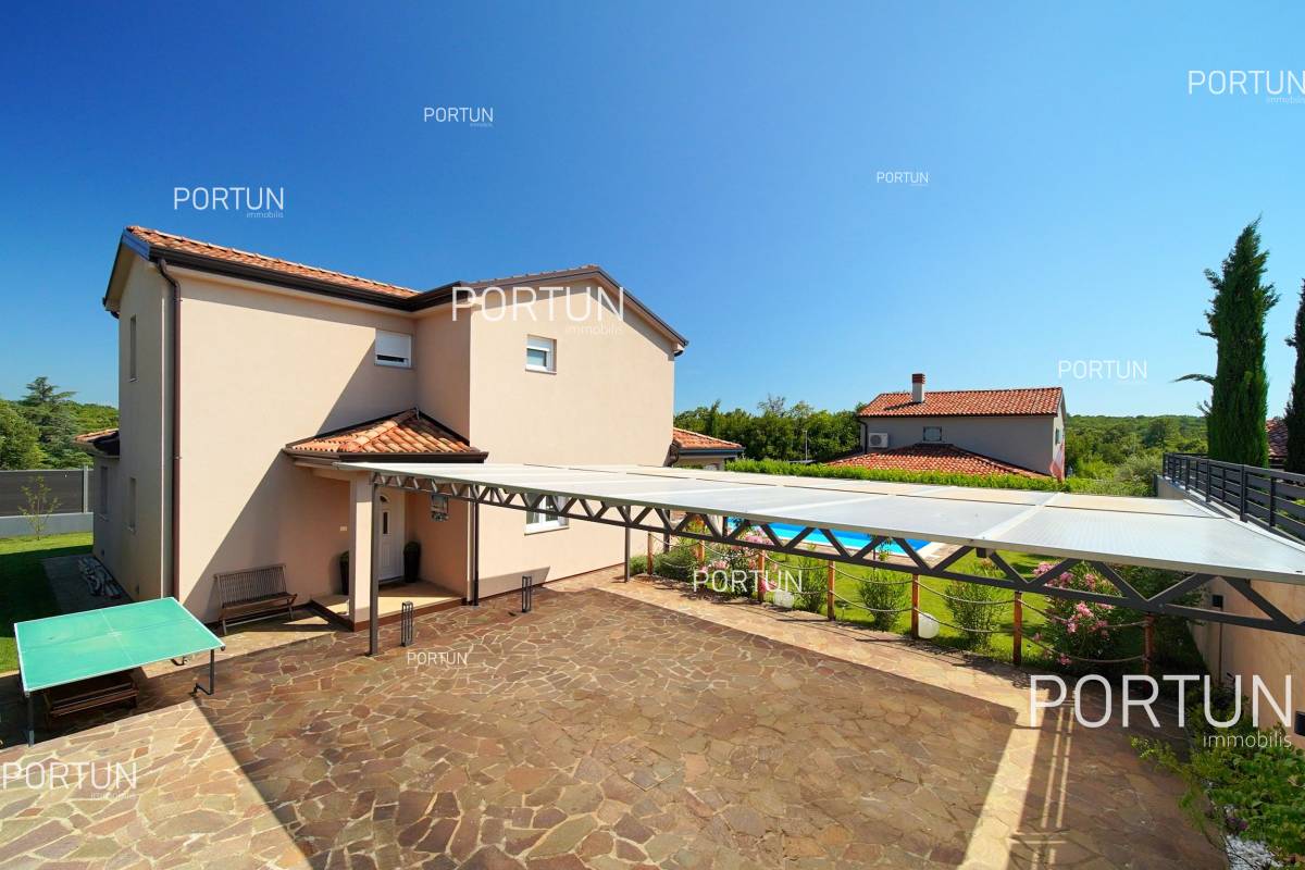 Three bedroom house with pool in the surrounding of Rovinj 07