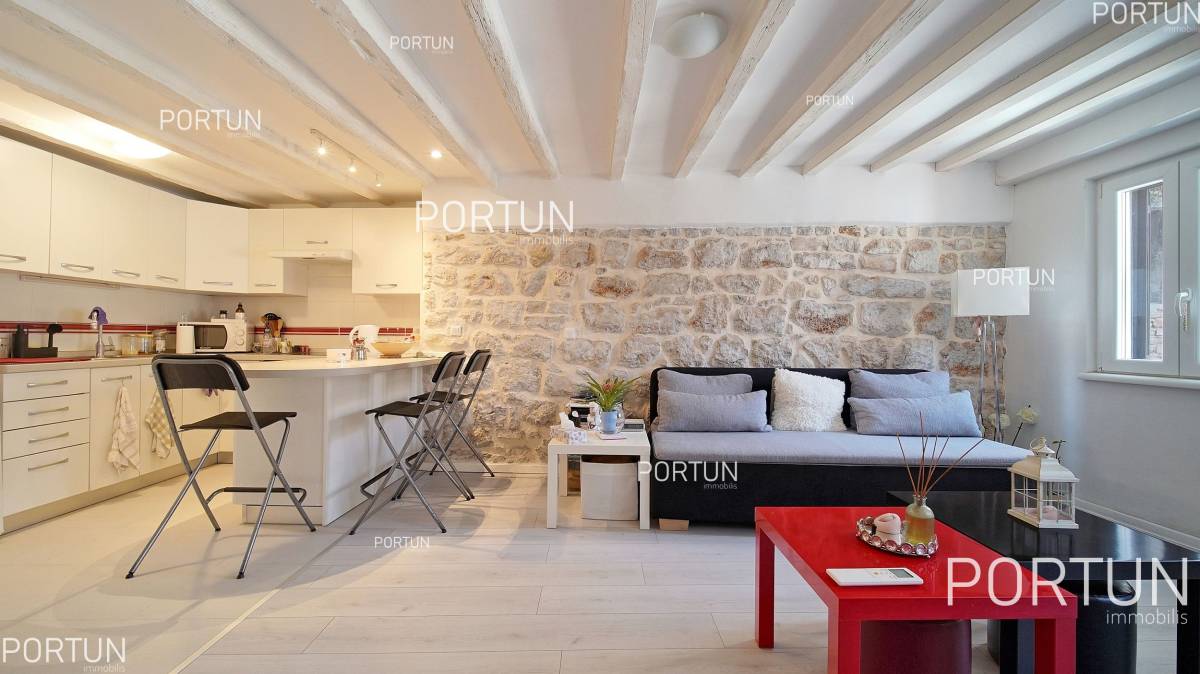 Renovated apartment near the main square in Rovinj - 10694 001x