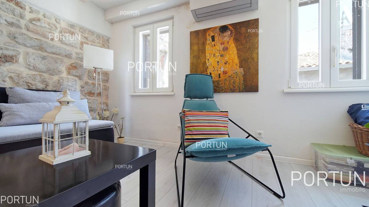 Renovated apartment near the main square in Rovinj - 10694 002x