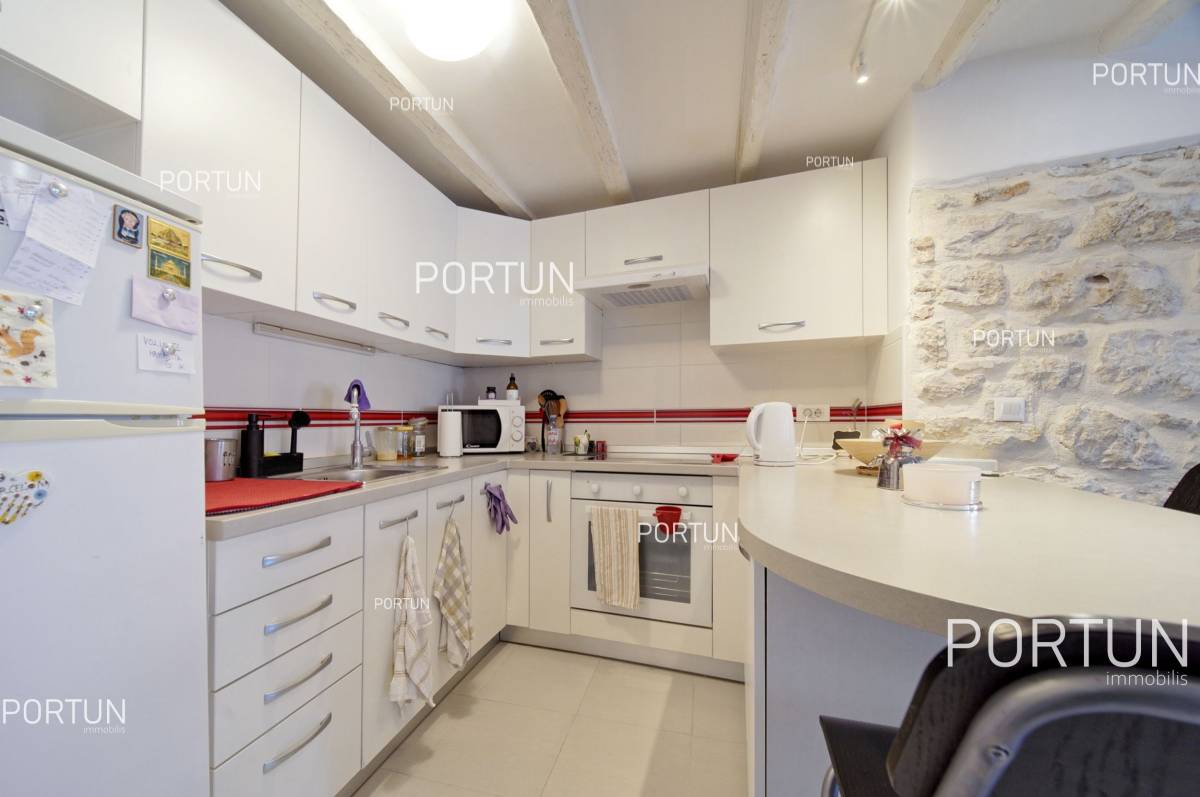 Renovated apartment near the main square in Rovinj - 10694 006