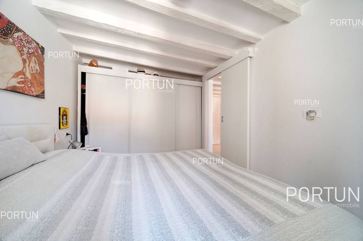 Renovated apartment near the main square in Rovinj - 10694 009