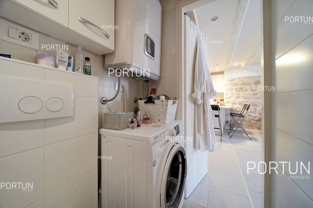 Renovated apartment near the main square in Rovinj - 10694 011