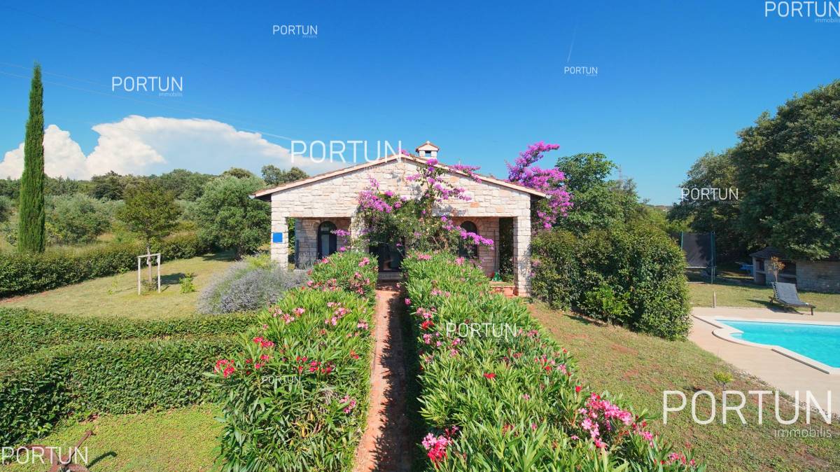 Stone house with pool and a large land in Rovinj - 20861 001