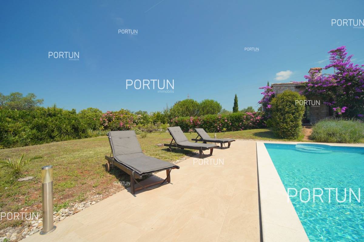 Stone house with pool and a large land in Rovinj - 20861 003