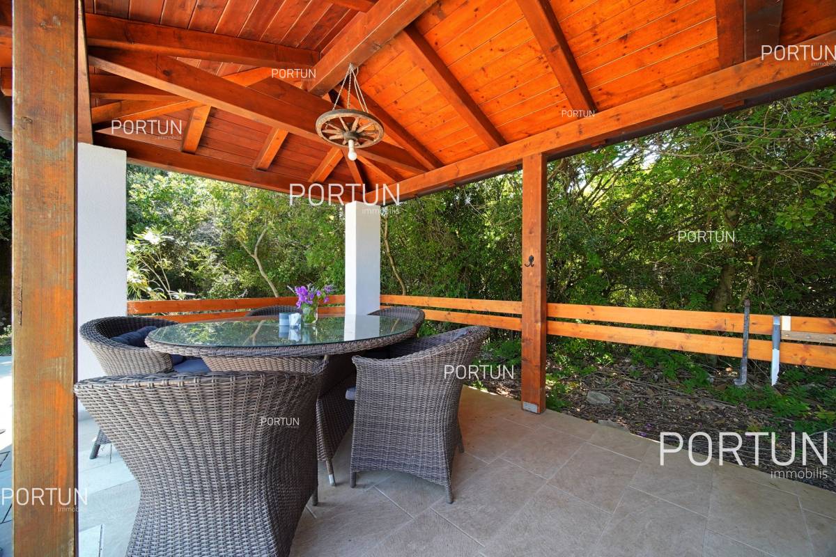 Stone house with pool and a large land in Rovinj - 20861 004